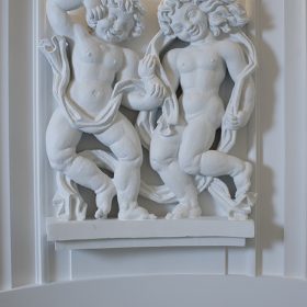 Jean rene debarre sculpteur bas relief espace d'art galerie le comoedia finistere brest bretagne tourisme culture patrimpoine angelots