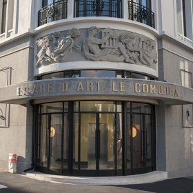 Devanture facade de espace d'art galerie le comoedia finistere brest bretagne tourisme culture patrimoine historique