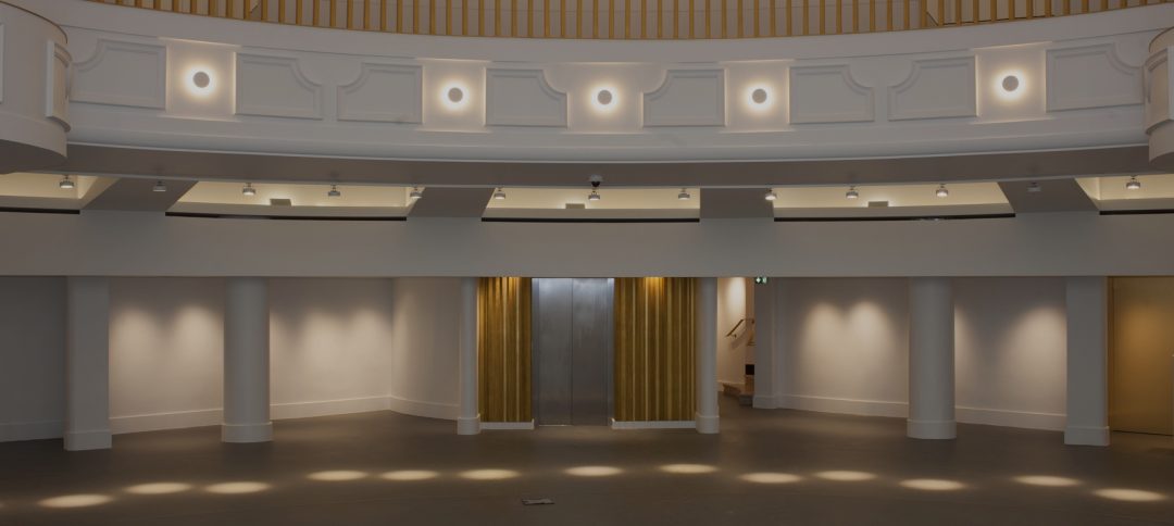 galerie espace art le comoedia brest exposition nu contemportain art patrimoine historique culture sculptures bas relief cinema theatre batiment art deco