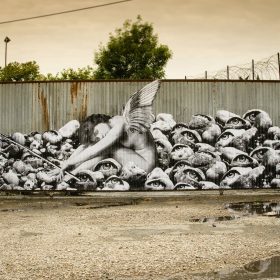 Le repos de 13Bis artiste de la galerie espace art le Comoedia Brest exposition art urbain street art ange yeux