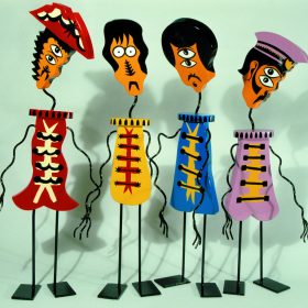 Sculpture de Richard di Rosa les beatles representation galerie espace art le Comoedia