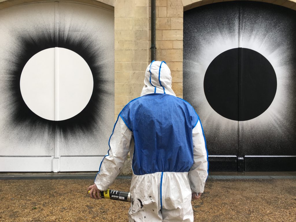 L Outsider artiste de la galerie espace art le Comoedia Brest exposition art urbain street art graff