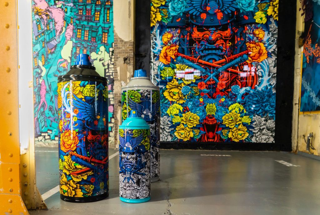 Bombes aerosols sculptures et ceramiques emaillees de Julien Soon artiste de la galerie espace art le Comoedia de Brest exposition art urbain