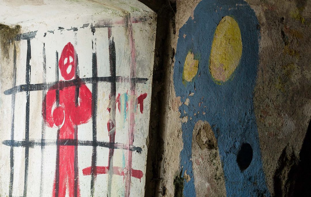 Photographie street art finistère ancienne prison graffiti de JPH
