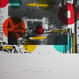 Lithographie Tony Soulié photo noir et blanc de Tower bridge fond photo en noir et blanc ronds rouges jaunes et bleus
