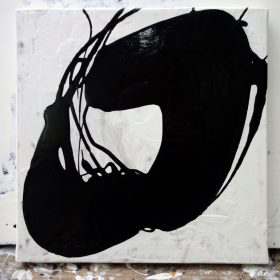 Peinture - Cali REZO - Formes éparses noires - filaments noirs - fond blanc