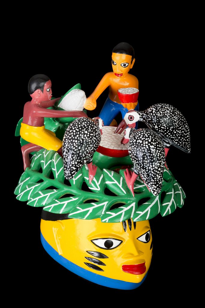 Sculpture - masque gèlèdè - Wabi DOSSOU - oiseaux mangent dans une gamelle - enf