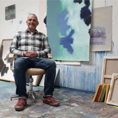 « Dans l’atelier du peintre Matthieu Dorval à Crozon » par Radio RCF