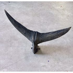 sculpture d'une queue de thon