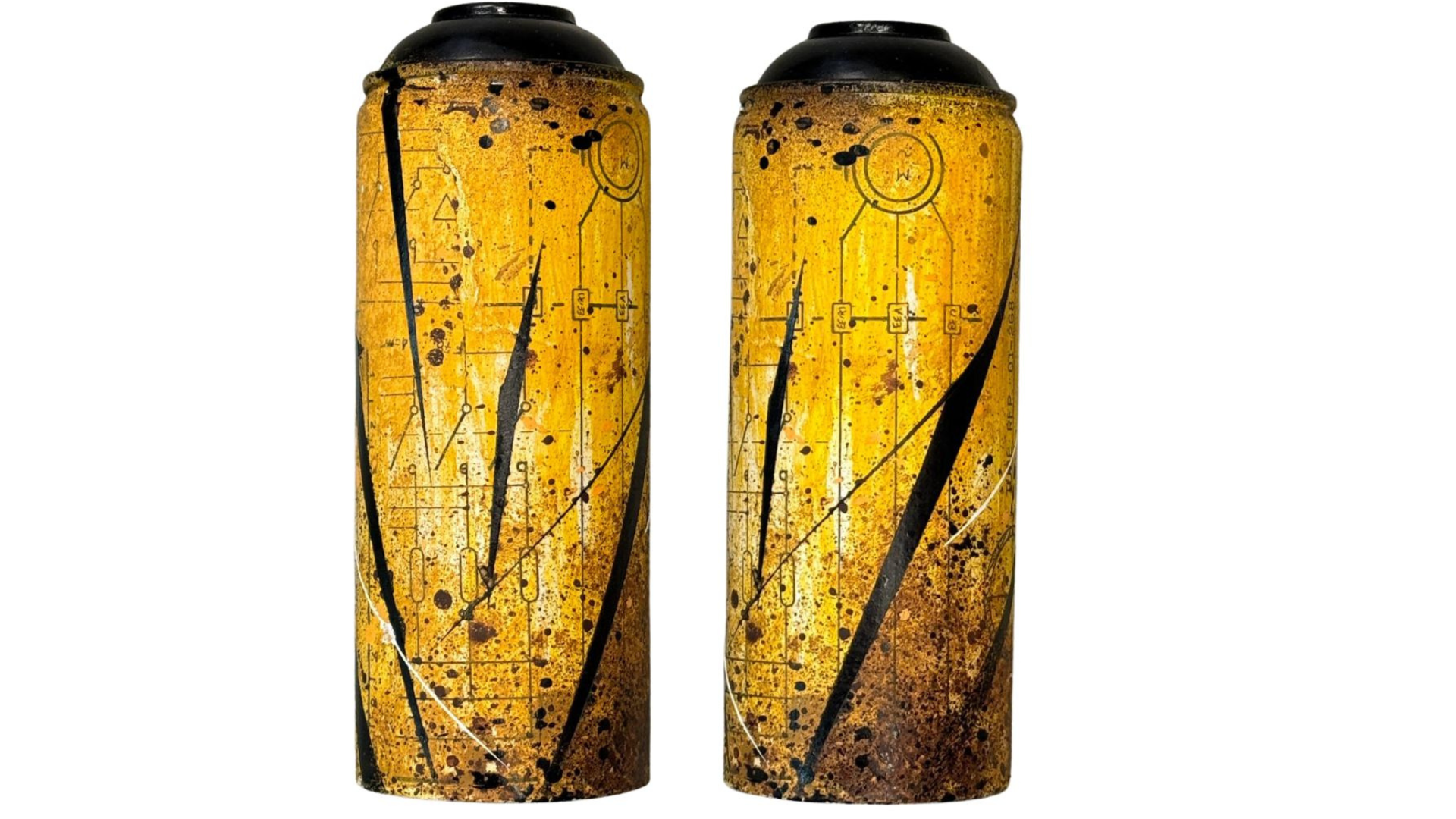 Bombe aérosol peinte à l'acrylique, marqueur