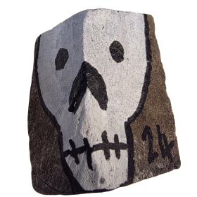 Poscas d'une tête de mort sur pavé de Berlin