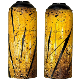 Bombe aérosol peinte à l'acrylique, marqueur