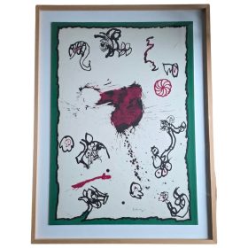 Image abstraite avec une grande tache rouge au centre et des petits dessins noirs autour sur fond clair.