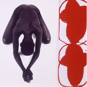 Photographie d'un corps de femme, avec des dessins abstraits à côté