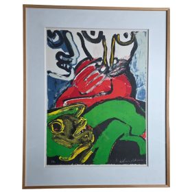 Impression colorée avec un grand corps rouge et une forme verte avec une tête d’animal, sur fond bleu.