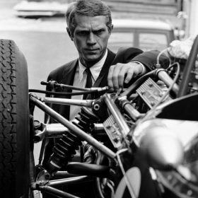 Gerry Cranham, Day of a Champion II, photographie de Steve McQueen sur le tournage du film inachevé consacré à la Formule 1, en Angleterre, en mai 1965.