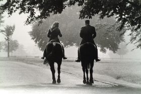 Ian Bradshaw, Reagan and the Queen, le président Ronald Reagan et la reine Elizabeth II à cheval lors d’une promenade au château de Windsor, le 8 juin 1982.