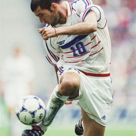 Lionel Hahn, Zidane, photographie de Zinedine Zidane lors du quart de finale de la Coupe du monde 1998 opposant la France à l’Italie.