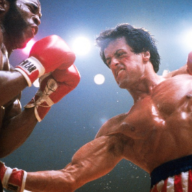 Neil Leifer, Rocky, Sylvester Stallone dans le rôle de Rocky Balboa face à Mr. T dans celui de Clubber Lang, sur le tournage de Rocky III en 1982.