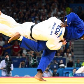 Philippe Millereau, Teddy, Teddy Riner projetant le Sud-Coréen Minjong Kim lors de la finale des +100 kg aux Jeux olympiques de Paris 2024, sur l’action décisive conclue par un ippon.
