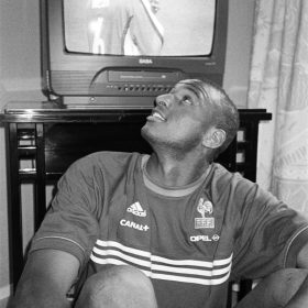 Les yeux dans les bleus 56